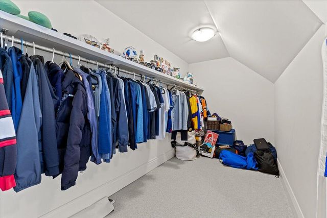 52960 Trailwood Drive, South Lyon, MI 48178