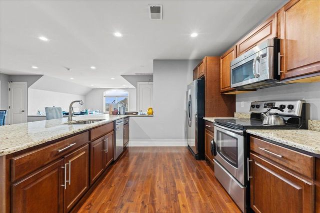 52960 Trailwood Drive, South Lyon, MI 48178