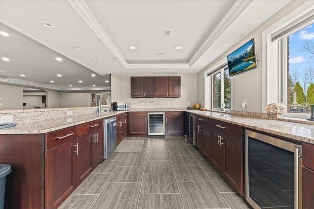 52960 Trailwood Drive, South Lyon, MI 48178