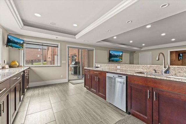 52960 Trailwood Drive, South Lyon, MI 48178