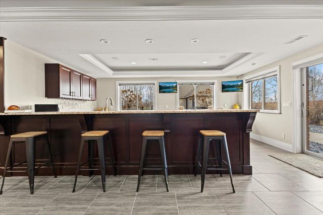 52960 Trailwood Drive, South Lyon, MI 48178