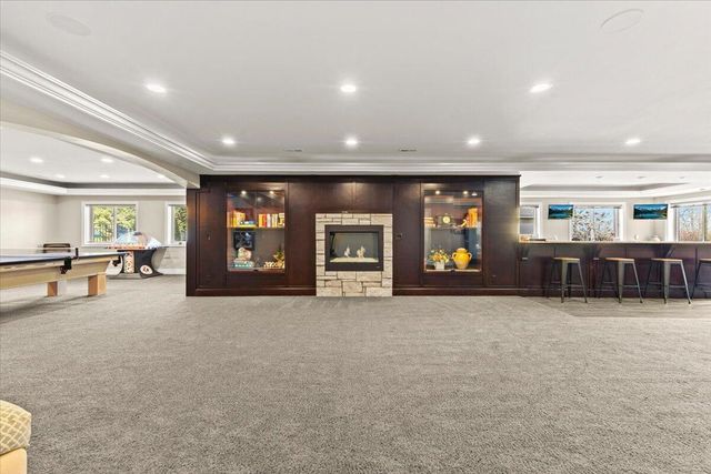 52960 Trailwood Drive, South Lyon, MI 48178