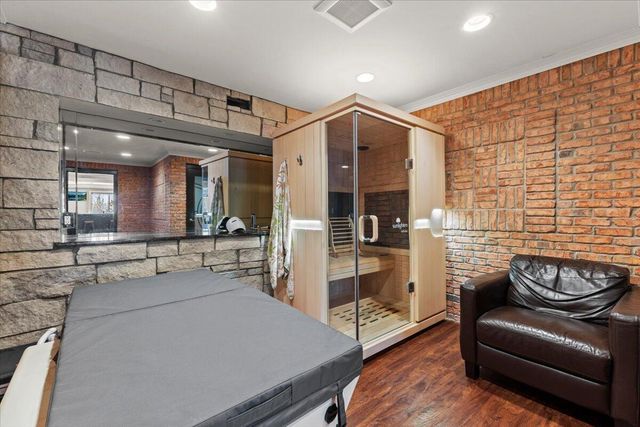 52960 Trailwood Drive, South Lyon, MI 48178