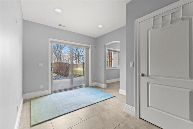 52960 Trailwood Drive, South Lyon, MI 48178