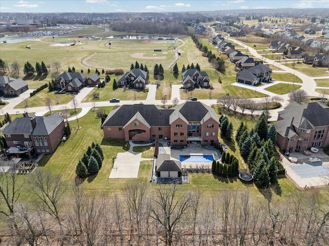 52960 Trailwood Drive, South Lyon, MI 48178
