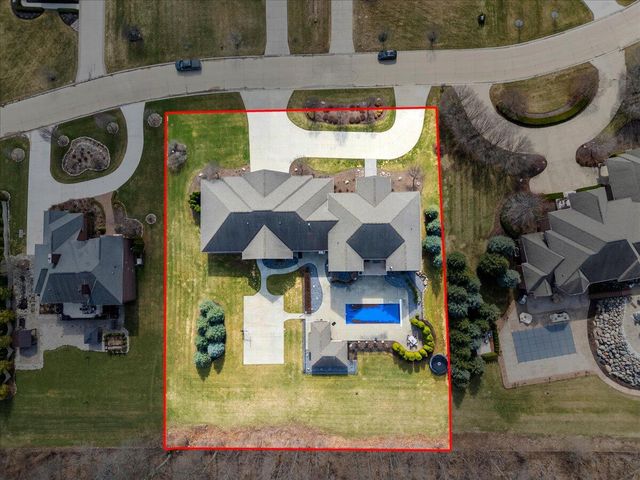 52960 Trailwood Drive, South Lyon, MI 48178