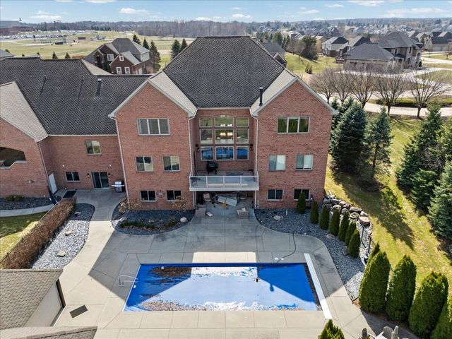 52960 Trailwood Drive, South Lyon, MI 48178