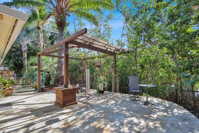 1110 Kriss Lane, Jupiter, FL 33458