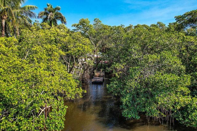 1110 Kriss Lane, Jupiter, FL 33458