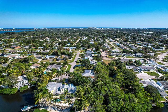 1110 Kriss Lane, Jupiter, FL 33458