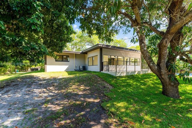 7920 SW 132nd St, Pinecrest, FL 33156