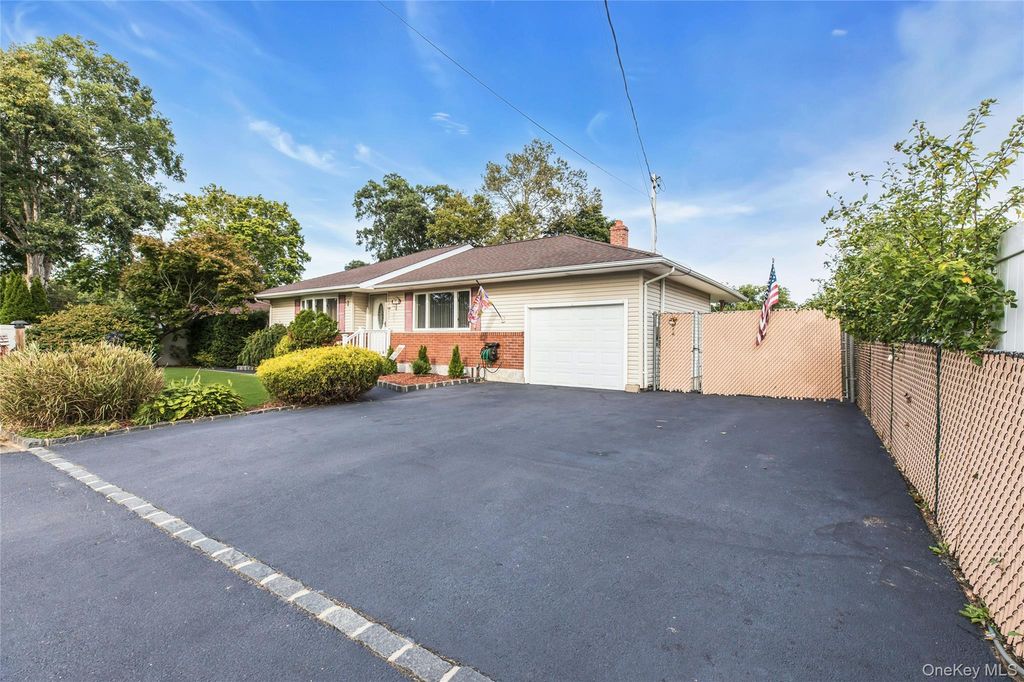 57 Commercial Avenue, East Islip, NY 11730 — photo 3