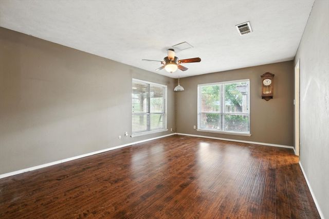 1204 Edgecliff Drive, Bedford, TX 76022