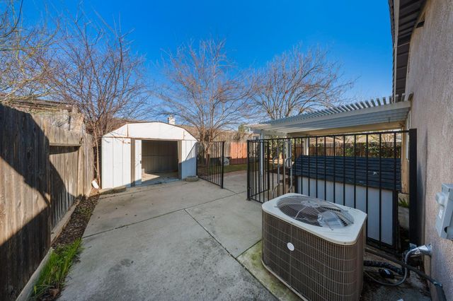 2005 Floral Ct, Modesto, CA 95356