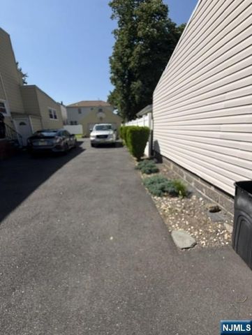 735 7th Street, Secaucus, NJ 07094