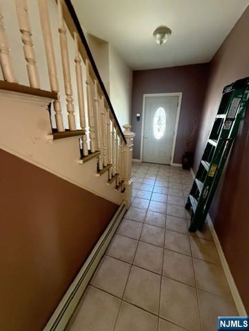 735 7th Street, Secaucus, NJ 07094