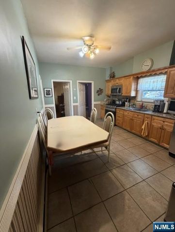 735 7th Street, Secaucus, NJ 07094