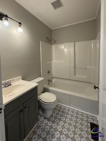 425 Rogers Avenue, Macon, GA 31204