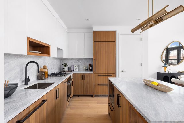 29 HURON Street 2AW, New York City, NY 11222