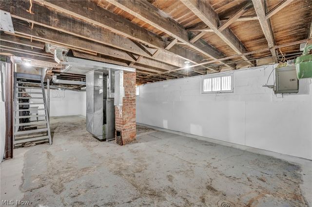 1023 W Washington Avenue, Lorain, OH 44052