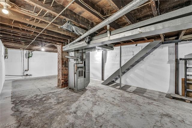 1023 W Washington Avenue, Lorain, OH 44052