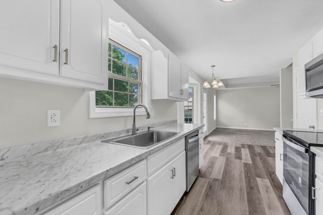 3393 Endsworth Dr, Clarksville, TN 37042