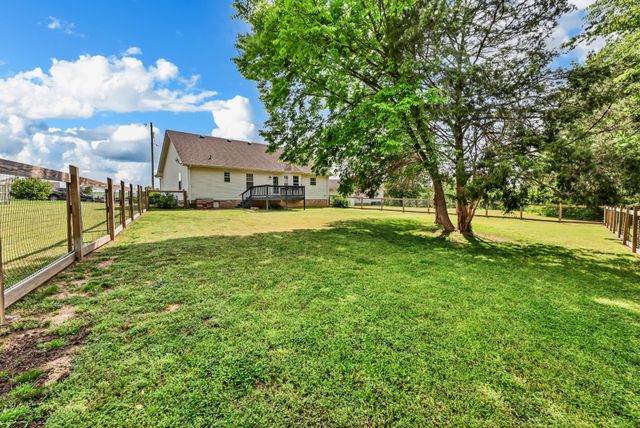 3393 Endsworth Dr, Clarksville, TN 37042