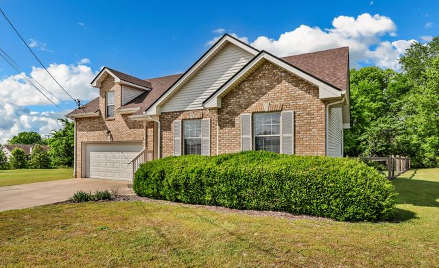 3393 Endsworth Dr, Clarksville, TN 37042