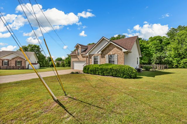 3393 Endsworth Dr, Clarksville, TN 37042