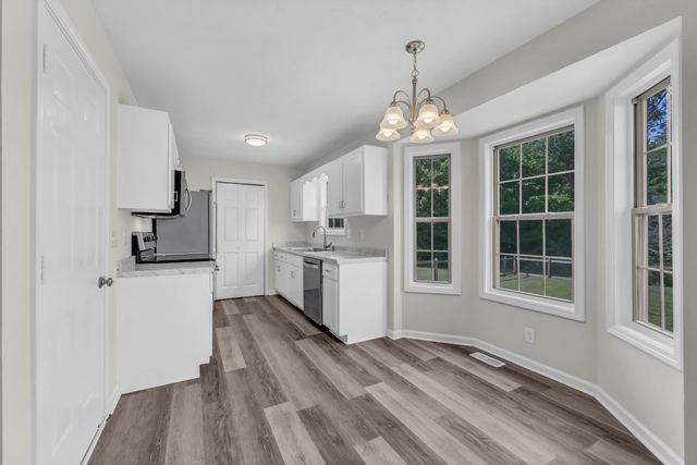 3393 Endsworth Dr, Clarksville, TN 37042