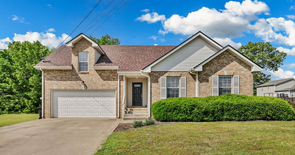 3393 Endsworth Dr, Clarksville, TN 37042