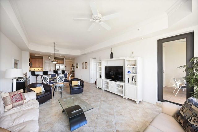 7702 LAKE VISTA COURT 305, Lakewood Ranch, FL 34202