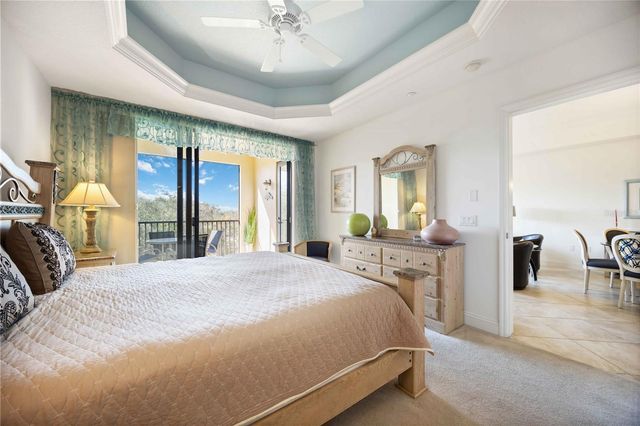 7702 LAKE VISTA COURT 305, Lakewood Ranch, FL 34202