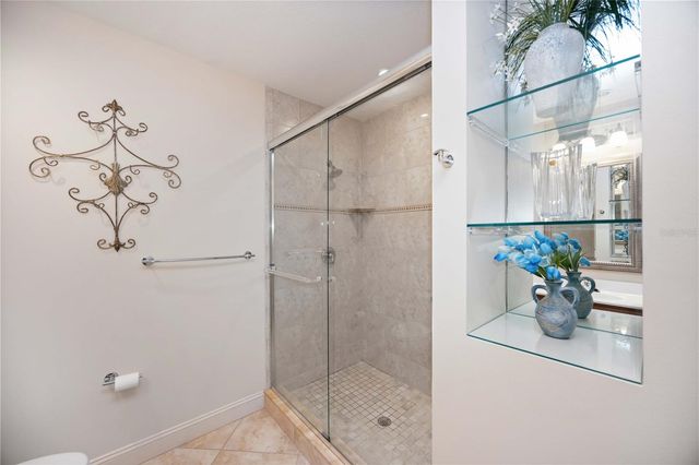 7702 LAKE VISTA COURT 305, Lakewood Ranch, FL 34202