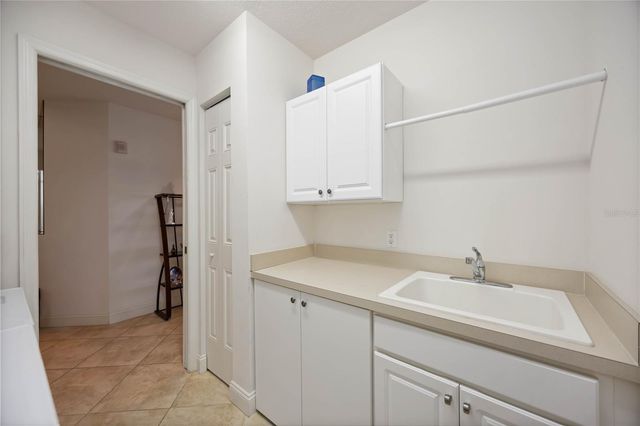 7702 LAKE VISTA COURT 305, Lakewood Ranch, FL 34202