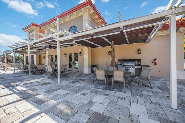 7702 LAKE VISTA COURT 305, Lakewood Ranch, FL 34202