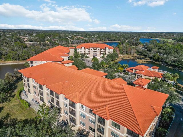 7702 LAKE VISTA COURT 305, Lakewood Ranch, FL 34202