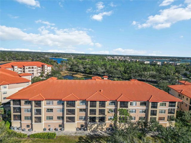 7702 LAKE VISTA COURT 305, Lakewood Ranch, FL 34202