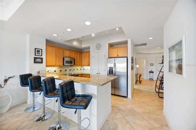 7702 LAKE VISTA COURT 305, Lakewood Ranch, FL 34202