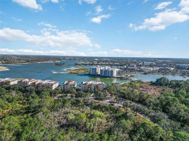 7702 LAKE VISTA COURT 305, Lakewood Ranch, FL 34202