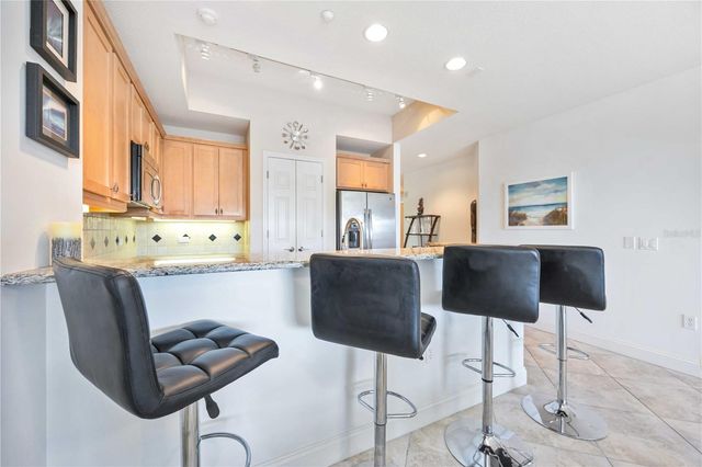 7702 LAKE VISTA COURT 305, Lakewood Ranch, FL 34202