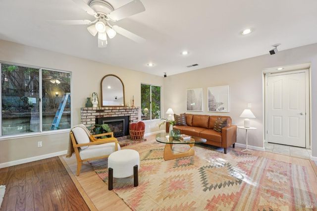 872 S Regatta Dr, Vallejo, CA 94591