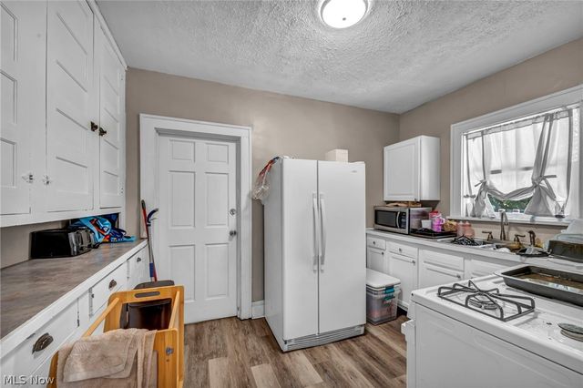 1288 Pondview Avenue, Akron, OH 44305