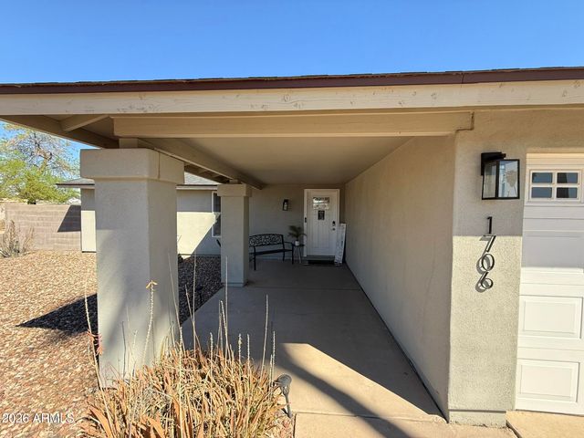 1706 W PALOMINO Drive, Chandler, AZ 85224