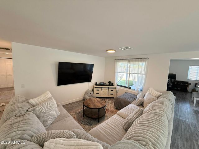 1706 W PALOMINO Drive, Chandler, AZ 85224