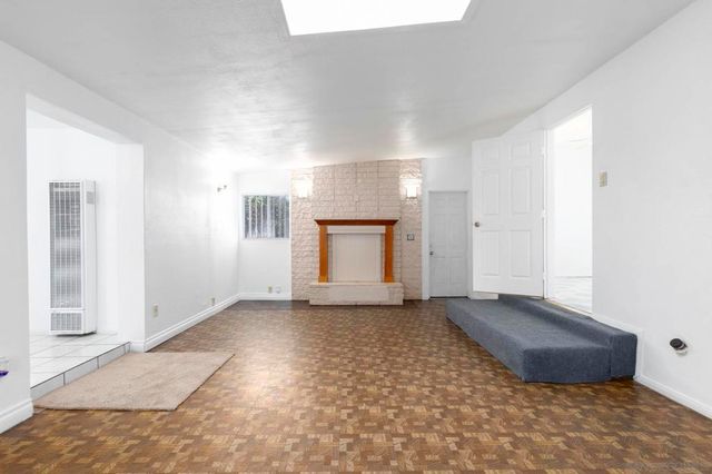 5359 Redwood St, San Diego, CA 92105