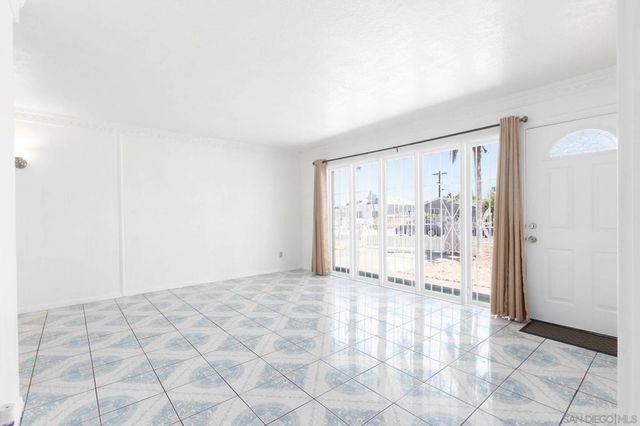 5359 Redwood St, San Diego, CA 92105