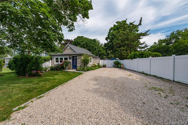 1022 Parkway Street, Riverhead, NY 11901