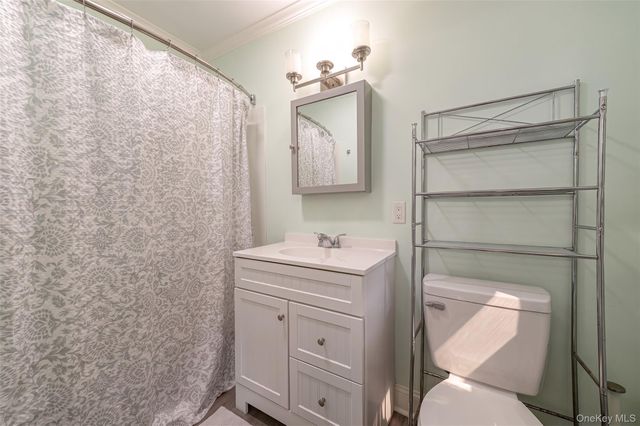1022 Parkway Street, Riverhead, NY 11901