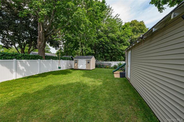 1022 Parkway Street, Riverhead, NY 11901